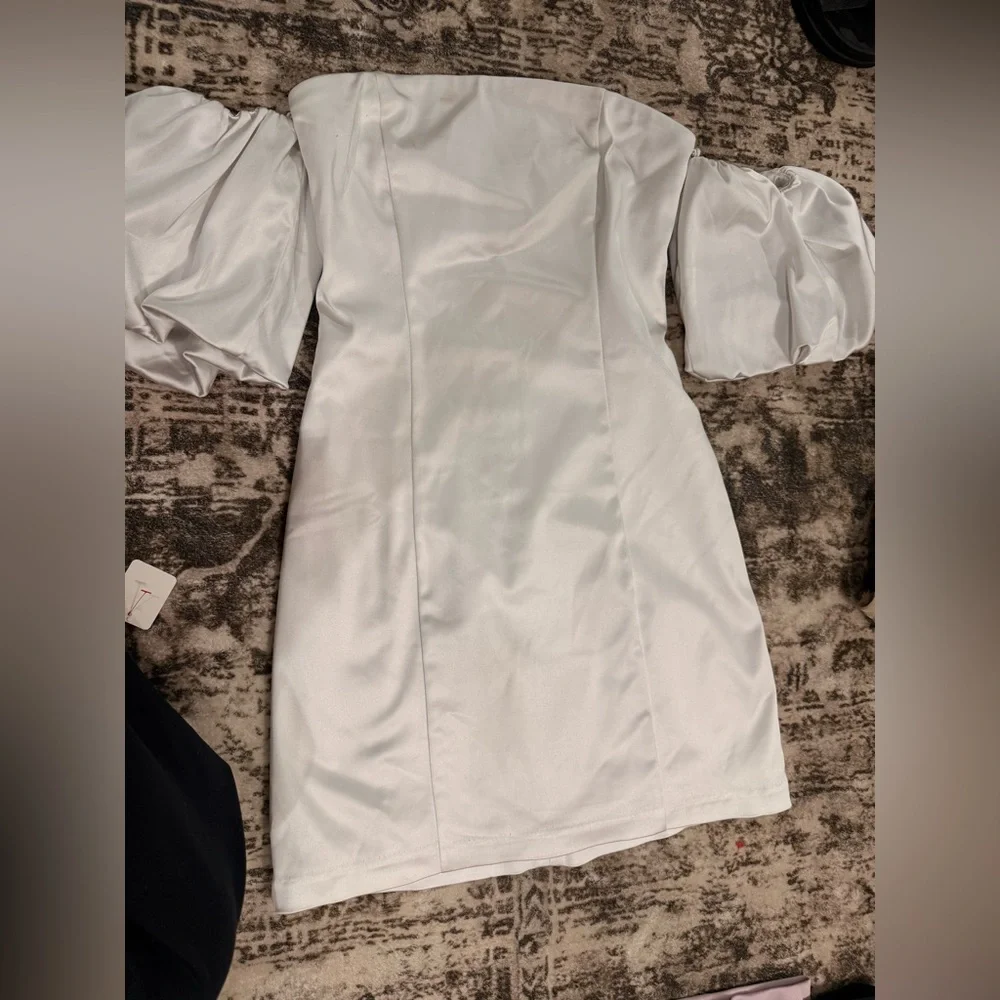 Abercrombie & fitch Elegant Off-Shoulder White Dress w/ detachable sleeves - Picture 2 of 2